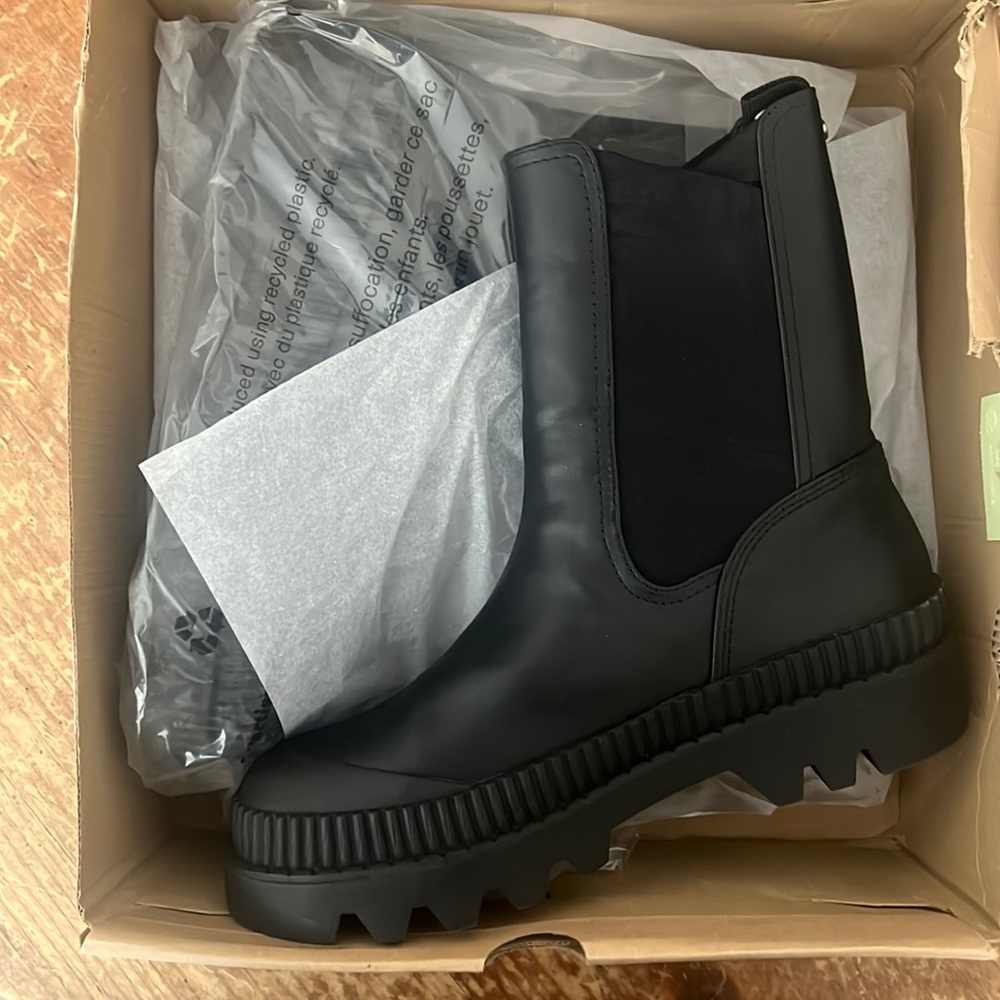 Noize Morgan Vegan Leather Chelsea Boots